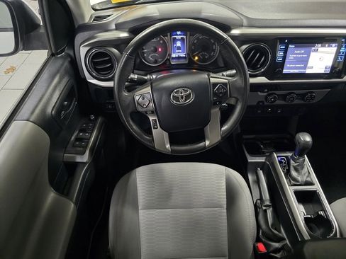 Used 2017 Toyota Tacoma SR5 image 22