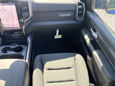 New 2026 RAM 1500 4x4 Crew Cab image 21