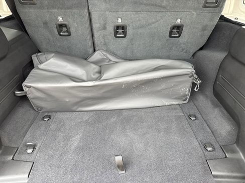 Used 2025 Jeep Wrangler Unlimited Sahara w/ Safety Group AWD/4WD image 10