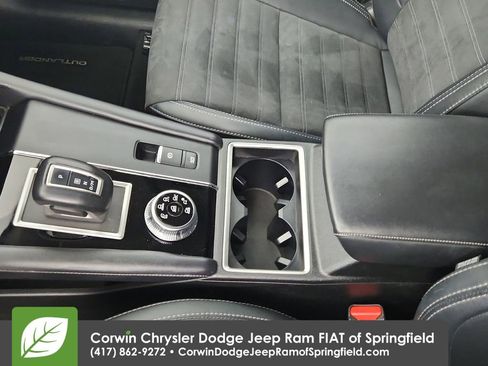 Used 2024 Mitsubishi Outlander SE image 28