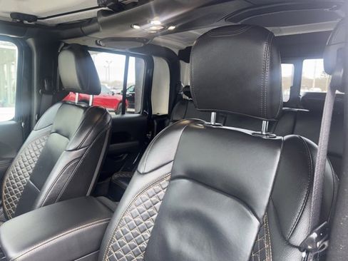 Used 2022 Jeep Gladiator Overland image 20