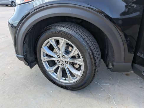 Used 2020 Ford Explorer XLT w/ Equipment Group 202A AWD/4WD image 39