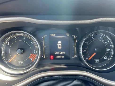 Used 2015 Jeep Cherokee Sport FWD image 19