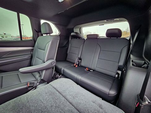 Certified 2026 Buick Enclave Preferred w/ Power Package image 33