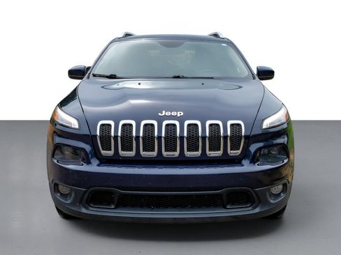 Used 2015 Jeep Cherokee Latitude w/ Cold Weather Group AWD/4WD image 3