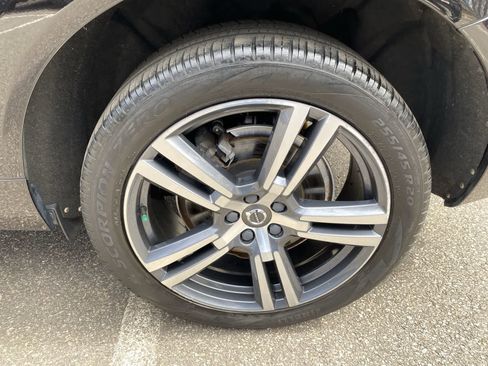 Used 2019 Volvo XC60 T6 Momentum image 12