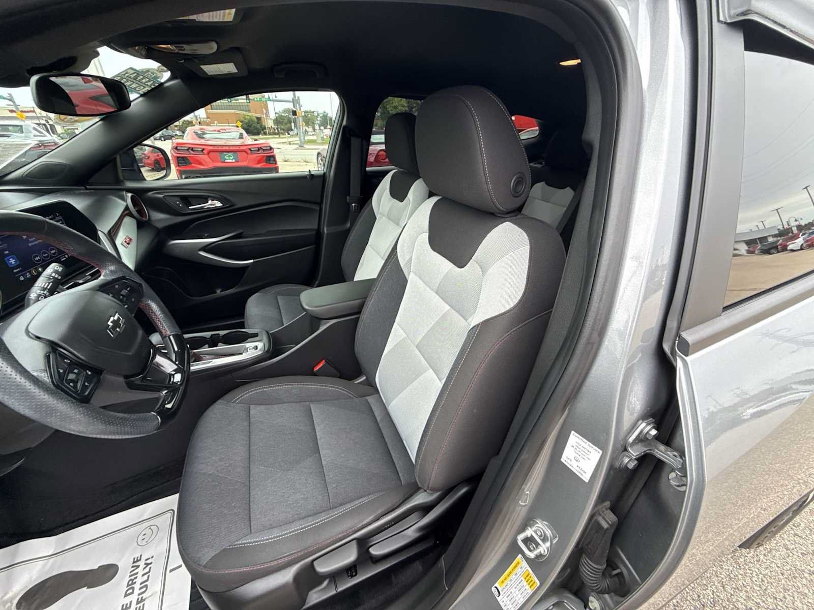 Certified 2024 Chevrolet Trax RS w/ Driver Confidence Package FWD image 19