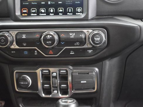 Used 2021 Jeep Wrangler Unlimited Sahara image 26