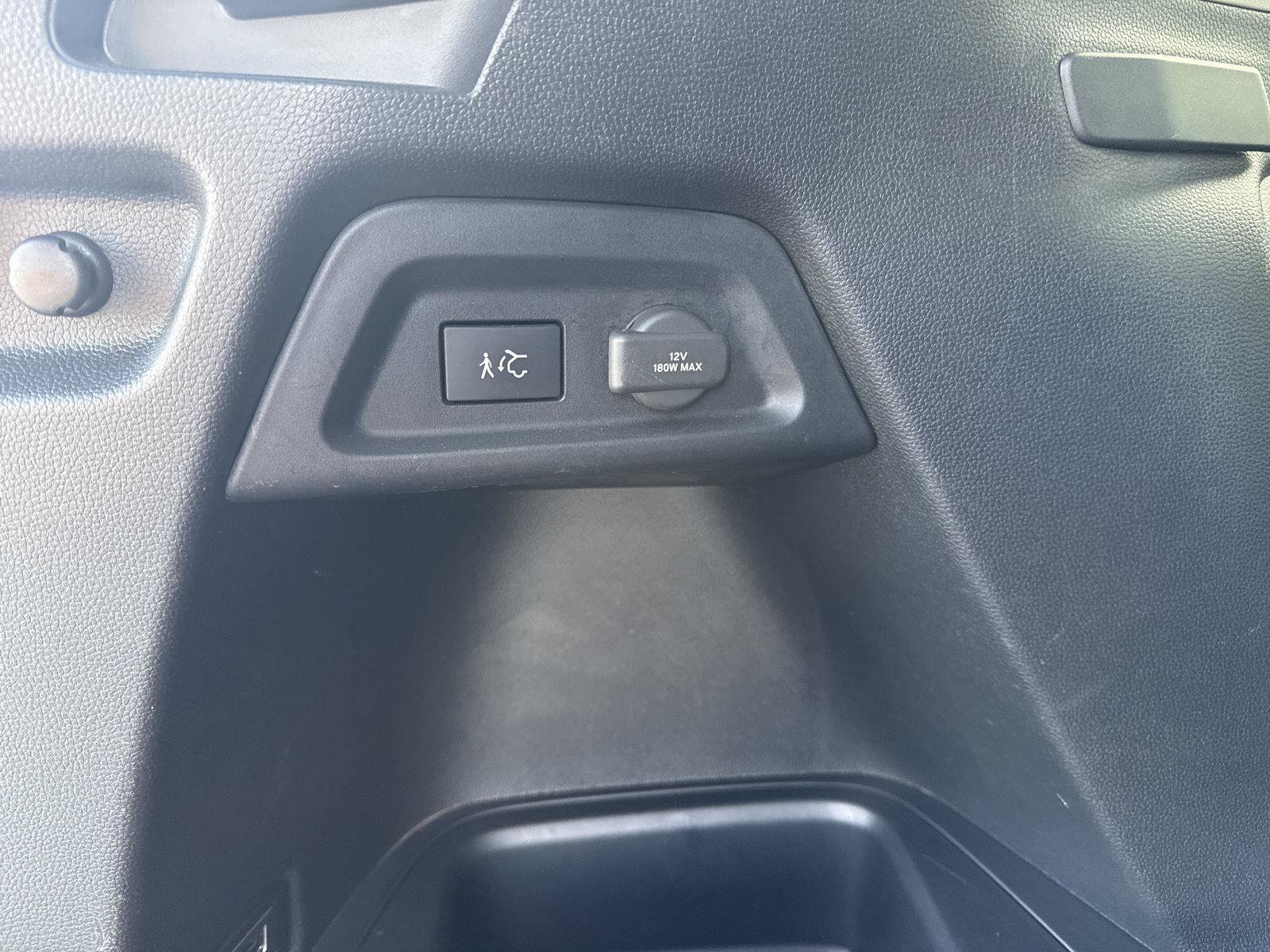 Used 2024 Honda Pilot Touring image 6