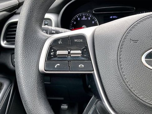 Used 2020 Kia Sorento LX image 27