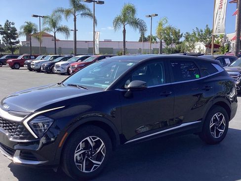 Used 2024 Kia Sportage LX image 5