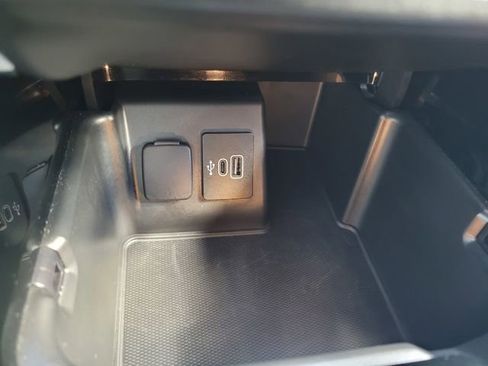 Certified 2025 Ford Explorer Platinum w/ LUX Leather Package image 25