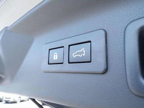 Certified 2025 Subaru Forester Limited image 12