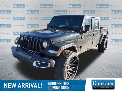 Used 2023 Jeep Gladiator Sport image 1