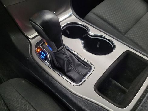 Used 2019 Jeep Grand Cherokee Laredo image 26