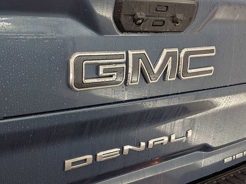 Used 2024 GMC Sierra 2500 Denali Ultimate image 13