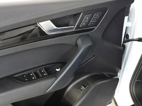 Used 2019 Audi Q5 2.0T Premium w/ Convenience Package image 12