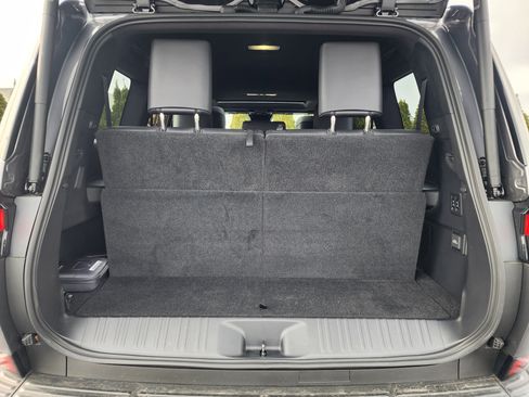 Used 2025 Lexus GX 550 w/ Cold Area Package AWD/4WD image 10