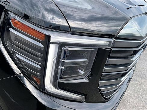 Used 2024 GMC Sierra 1500 AT4 w/ Technology Package AWD/4WD image 34