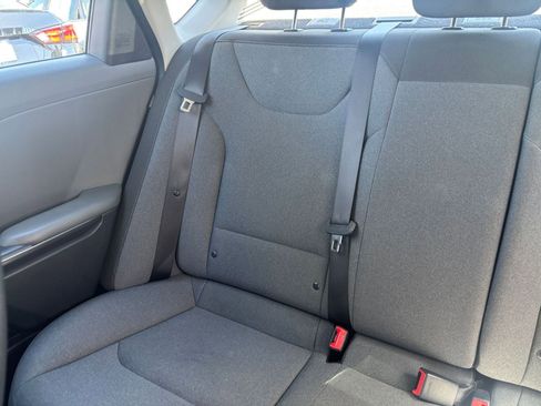 Used 2025 Kia K4 LXS image 38