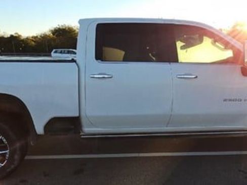 Used 2024 Chevrolet Silverado 2500 LTZ w/ LTZ Convenience Package image 4