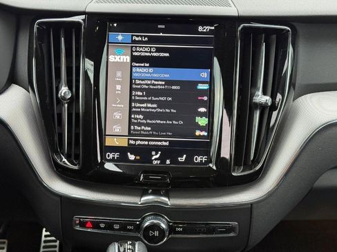 Used 2019 Volvo XC60 T5 R-Design image 14