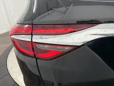 Used 2019 Buick Enclave Essence image 12