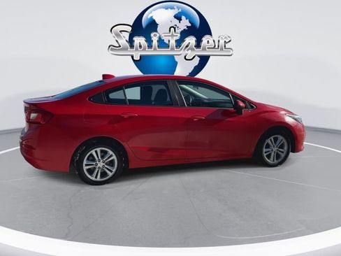 Used 2018 Chevrolet Cruze LT image 9
