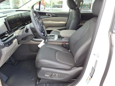 New 2026 Kia Carnival FWD image 14