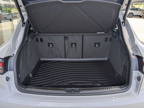 Certified 2026 Porsche Macan image 23