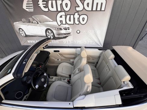 Used 2010 Volkswagen Beetle Convertible image 19