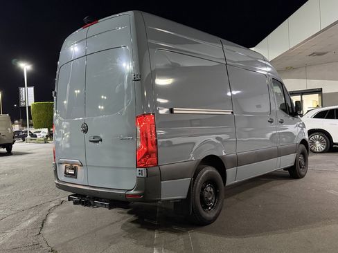 Used 2023 Mercedes-Benz Sprinter 2500 image 9