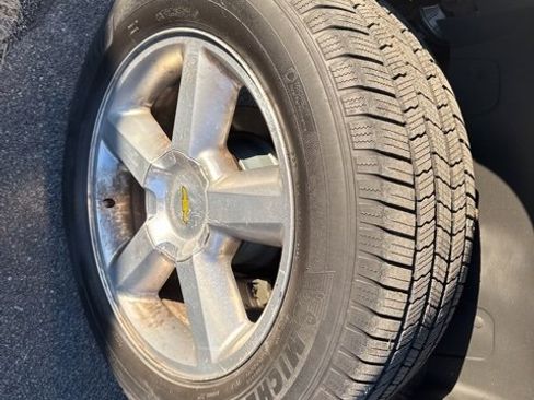 Used 2007 Chevrolet Suburban LTZ w/ LTZ Preferred Equipment Group image 9