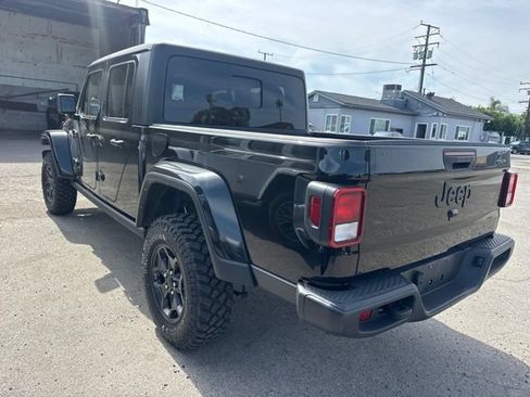 Used 2022 Jeep Gladiator Sport AWD/4WD image 7