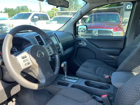 Used 2019 Nissan Frontier SV RWD image 7