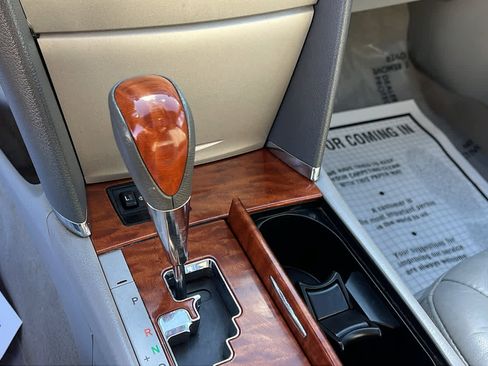 Used 2010 Toyota Camry XLE image 15