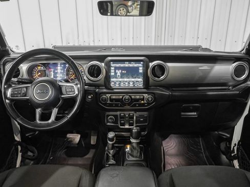 Used 2018 Jeep Wrangler Unlimited Sahara image 13