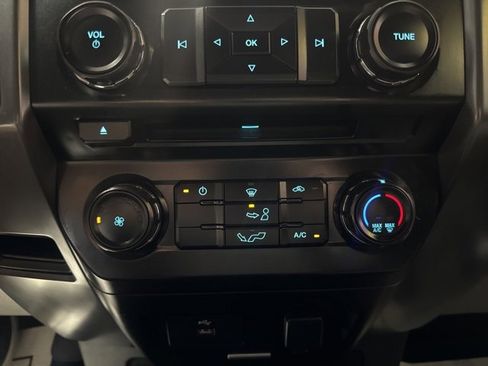 Used 2018 Ford F150 XLT image 12