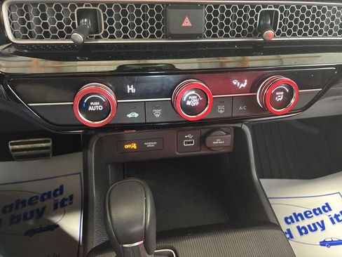 Used 2024 Honda Civic Sport image 17