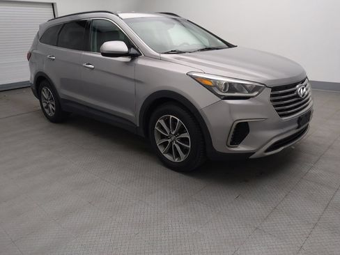 Used 2017 Hyundai Santa Fe SE image 11