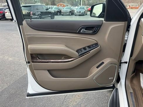 Used 2019 GMC Yukon XL SLT w/ Open Road Package image 17