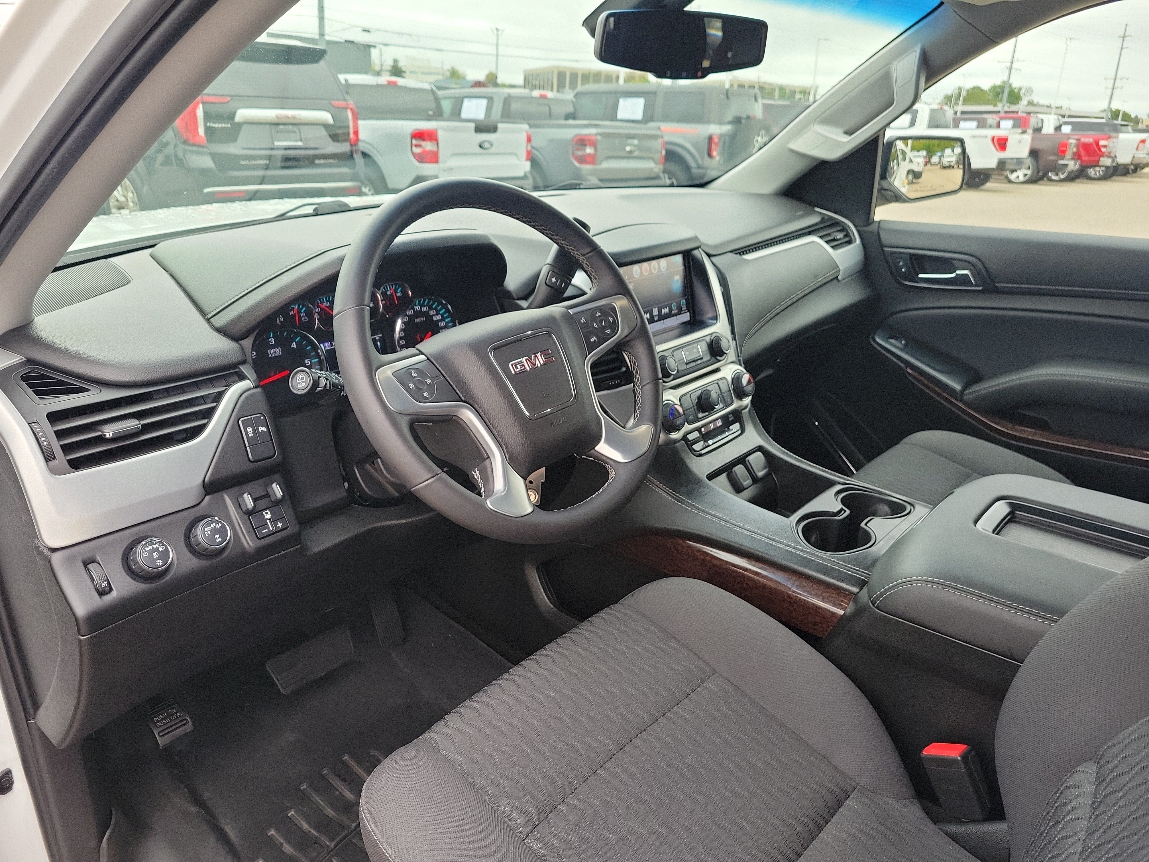 Used 2017 GMC Yukon SLE w/ HD Trailering Package AWD/4WD image 17
