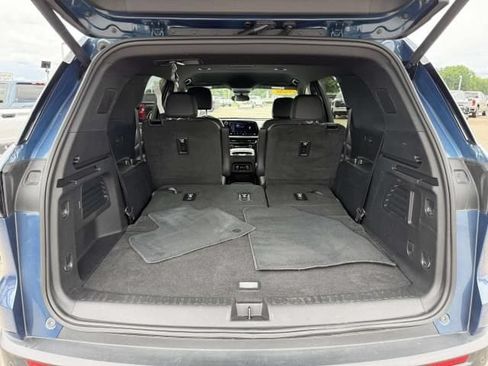 Used 2026 Chevrolet Traverse LT AWD/4WD image 8
