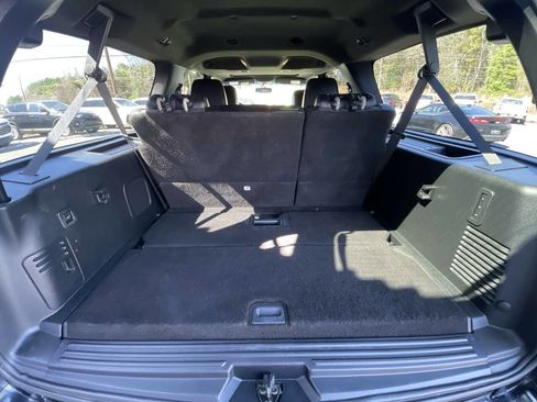 Used 2017 Ford Expedition EL XLT w/ Equipment Group 202A image 12