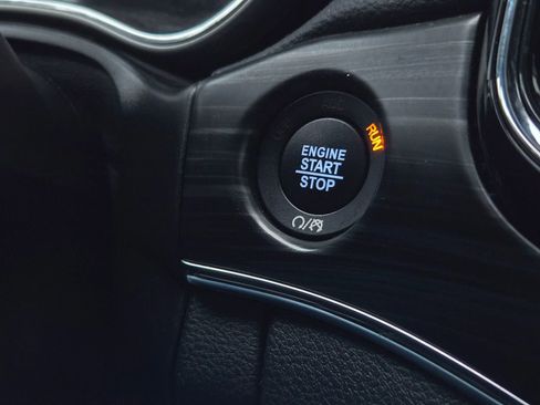 Used 2019 Jeep Grand Cherokee Limited image 19