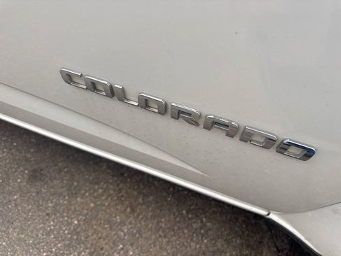Used 2015 Chevrolet Colorado W/T RWD image 12
