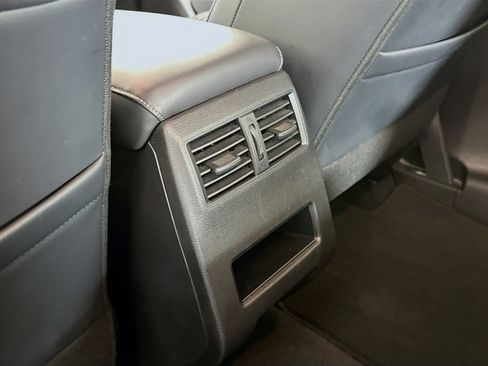 Used 2024 Mitsubishi Outlander SE image 27