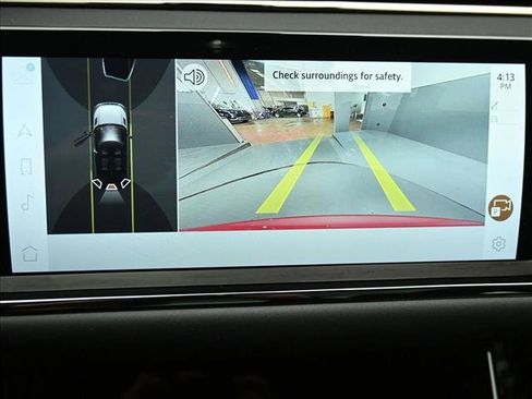 Used 2023 Land Rover Range Rover Evoque R-Dynamic SE image 16