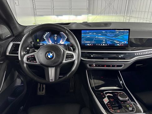 Used 2024 BMW X7 xDrive40i w/ M Sport Package AWD/4WD image 28