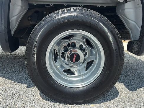 Used 2023 GMC Sierra 3500 Denali w/ Denali Ultimate Package AWD/4WD image 2